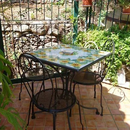 Giulia Bed & Breakfast 3*